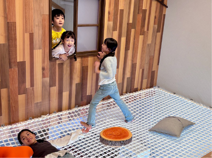 アスレチックのような設備があり子供も楽しめるアパートメントホテル